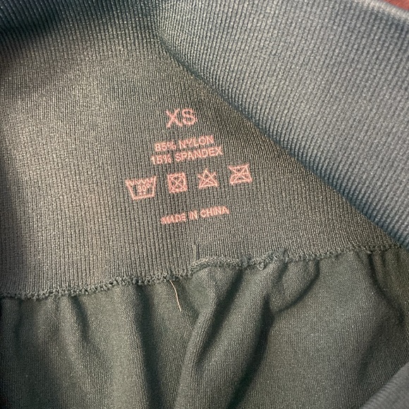 NVGTN Green Seamless Leggings 💚 - Picture 3 of 3